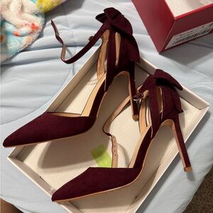 Elegant Burgundy Heels with Bow Detail